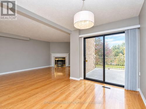 38 - 38 ELORA DRIVE , Hamilton, Ontario L9C 7L5 4