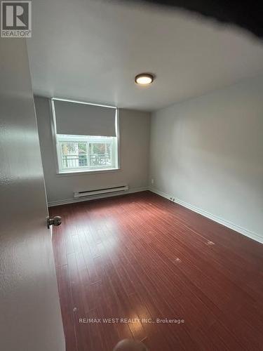 2 - 932 DUNDAS STREET , Toronto, Ontario M6J 1W3 2
