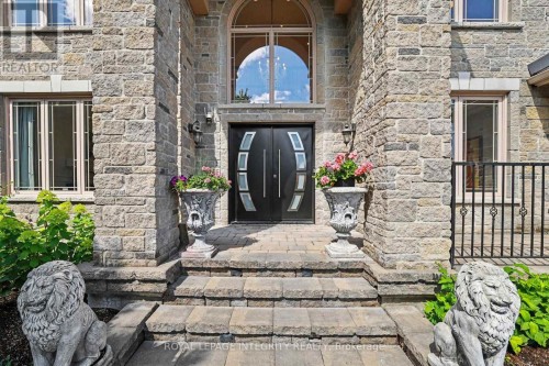 523 KOCHAR DRIVE , Ottawa, Ontario K2C 4G9 4