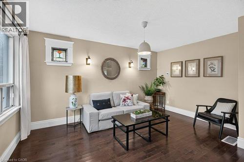 50 WEXFORD Avenue S , Hamilton, Ontario L8K 2N6 4