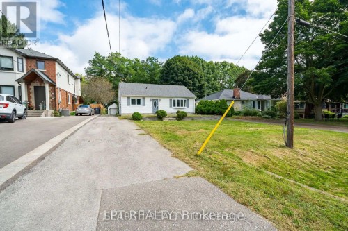 1079 Deta Road, Mississauga, ON 