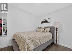 Secondary bedroom with it's own ensuite - 