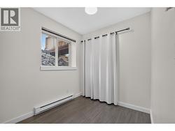 Secondary bedroom with it's own ensuite - 