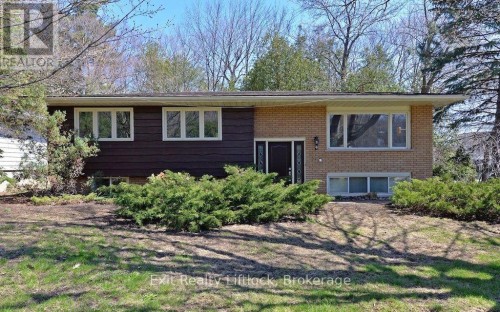 MAIN FLOOR - 4 WALLIS DRIVE , Peterborough (Monaghan Ward 2), Ontario K9J 6B7 2