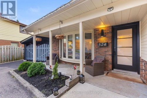 524 CARMAN COURT  Oshawa, ON L1H 6K4