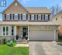 32 APPLE RIDGE DRIVE Kitchener, ON N2P 2S2