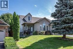 151 MOORE Crescent Hamilton, ON L9G 4Z9