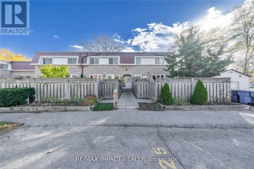 28 - 33 TAUNTON ROAD  Oshawa, ON L1G 3T6