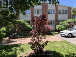 122 LUCAS STREET Richmond Hill, ON L4C 4P5