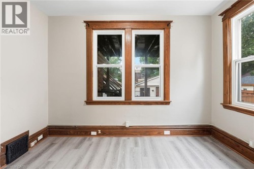 63 Melrose Avenue S, Hamilton, ON 