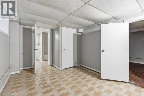 basement bedroom - 63 Melrose Avenue S, Hamilton, ON 