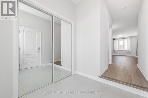 719 DONERAILE WALK , Ottawa, Ontario K2J 7B9 4