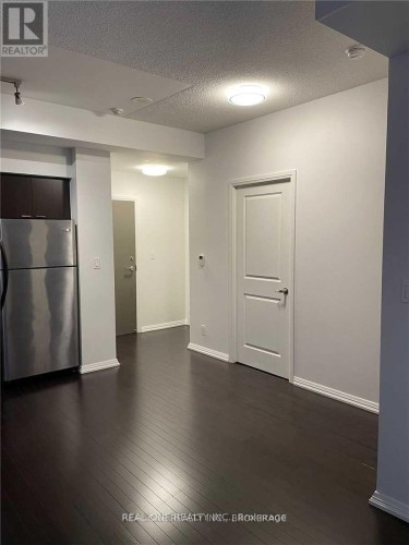 204 - 35 HAYDEN STREET , Toronto, Ontario M4Y 3C3 2
