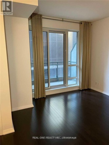 204 - 35 HAYDEN STREET , Toronto, Ontario M4Y 3C3 3