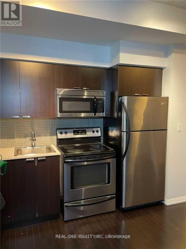 204 - 35 HAYDEN STREET , Toronto, Ontario M4Y 3C3 4
