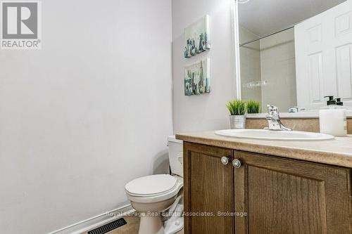 Main bathroom - 7222 Deanlee Court, Mississauga, ON 