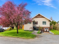 3074 Earl Grey St Saanich, BC V9A 1W7