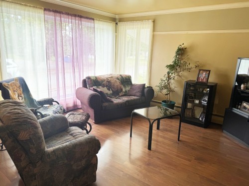 Salon - 620 Rue Hudon, Saint-Pascal, QC 