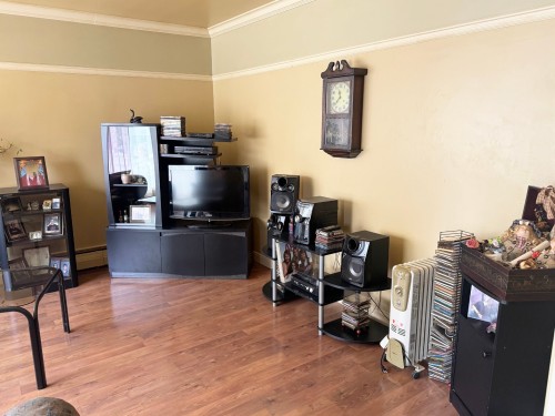 Salon - 620 Rue Hudon, Saint-Pascal, QC 