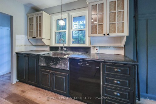 1359 Mountain Grove Avenue, Burlington, ON 