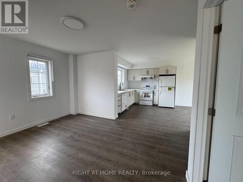 (MAIN) - 107 HIGHRIVER TRAIL , Welland, Ontario L3C 0H6 4