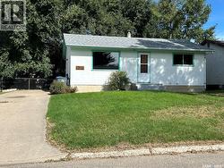 1716 McCormick CRESCENT Estevan, SK S4A 1W3