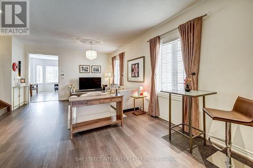537 STREAM CRESCENT , Oakville, Ontario L6M 1N7 3