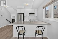 Kitchen with quartz countertops - 
