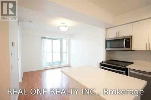 2011 - 30 HARRISON GARDEN BOULEVARD , Toronto, Ontario M2N 7A9 5