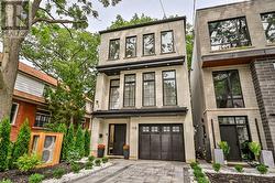 17 B HAIG AVENUE Toronto, ON M1N 2W2
