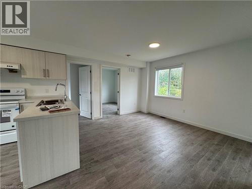 99 HIGHRIVER Trail Unit# (Main) , Welland, Ontario L3C 0H6 4