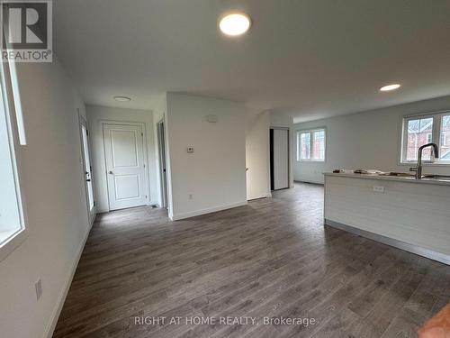 (MAIN) - 99 HIGHRIVER TRAIL , Welland, Ontario L3C 0H6 5