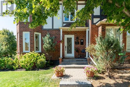 26 HARBOUR DRIVE , Hamilton, Ontario L8E 4Z5 5