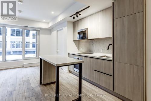 806 - 108 PETER STREET , Toronto, Ontario M5V 0W2 2