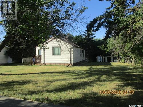 523 3Rd Avenue E, Assiniboia, SK 