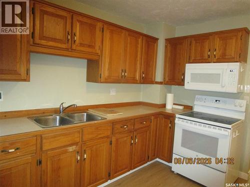 523 3Rd Avenue E, Assiniboia, SK 