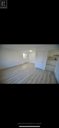 2 - 13 STERLING STREET , London East (East G), Ontario N5Y 1Y4 3