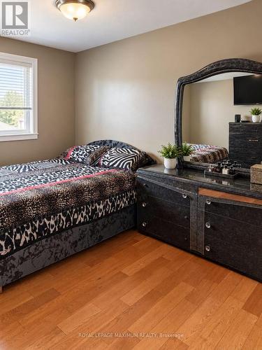 MAIN FLOOR - 7 WOOD CRESCENT , Bradford West Gwillimbury, Ontario L3Z 2G1 5