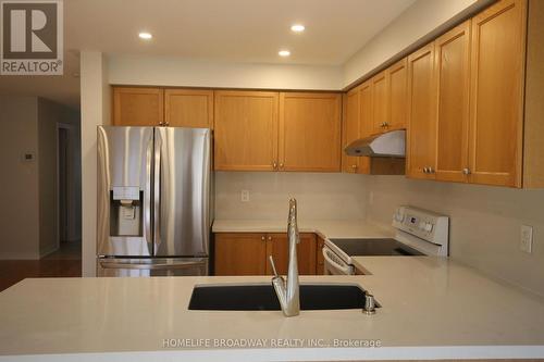 21 BARLI CRESCENT , Vaughan, Ontario L6A 4L4 4