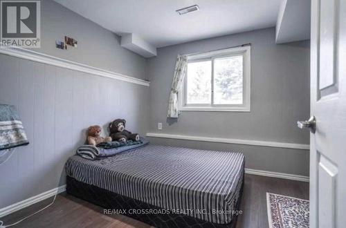 98 KIRBY CRESCENT , Whitby, Ontario L1N 6Z7 4