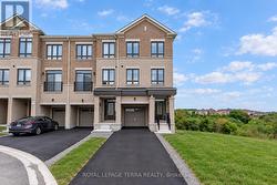 51 UPPER PARADISE WAY Whitby, ON L1P 0S2