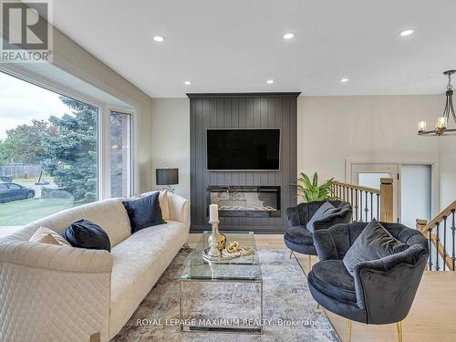 UPPER LEVEL - 8 LAWRENCE CRESCENT , Brampton, Ontario L6W 2P3 5