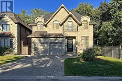 11 ELMVIEW AVENUE Toronto, ON M2N 2S5