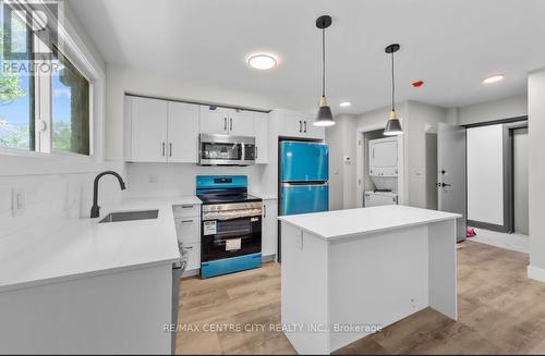 8 - 400 SCENIC DRIVE , London South (South J), Ontario N5Z 3A8 2