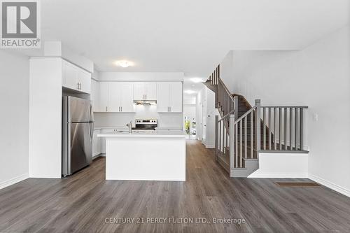 32 INGLE WAY , Kawartha Lakes, Ontario K9V 5V7 4