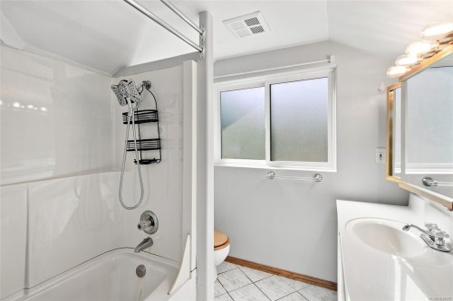 135 Townsite Rd, Nanaimo, BC 