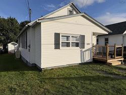 435 York Street Glace Bay, NS B1A 2N4