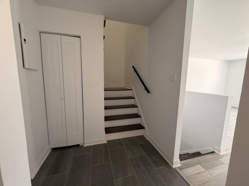 323 Rue Hurteau , Dollard-des-Ormeaux, QC H9G 2M2 4
