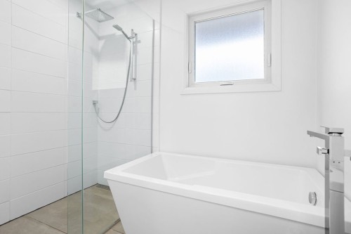 Salle de bains - 11  - 11A Rue Tassé, Sainte-Thérèse, QC 