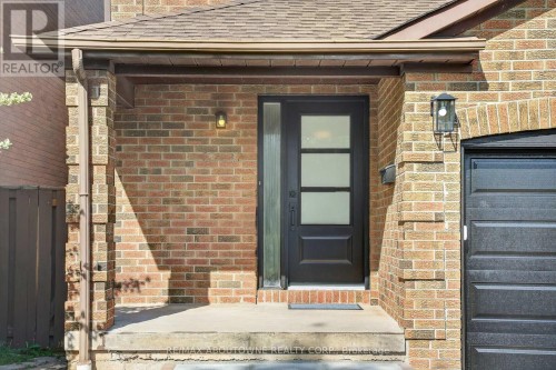 4353 Sawmill Valley Drive, Mississauga, ON 